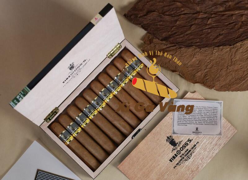 Hộp sơn mài Cigar Vinaboss 55 được làm từ gỗ tuyết tùng